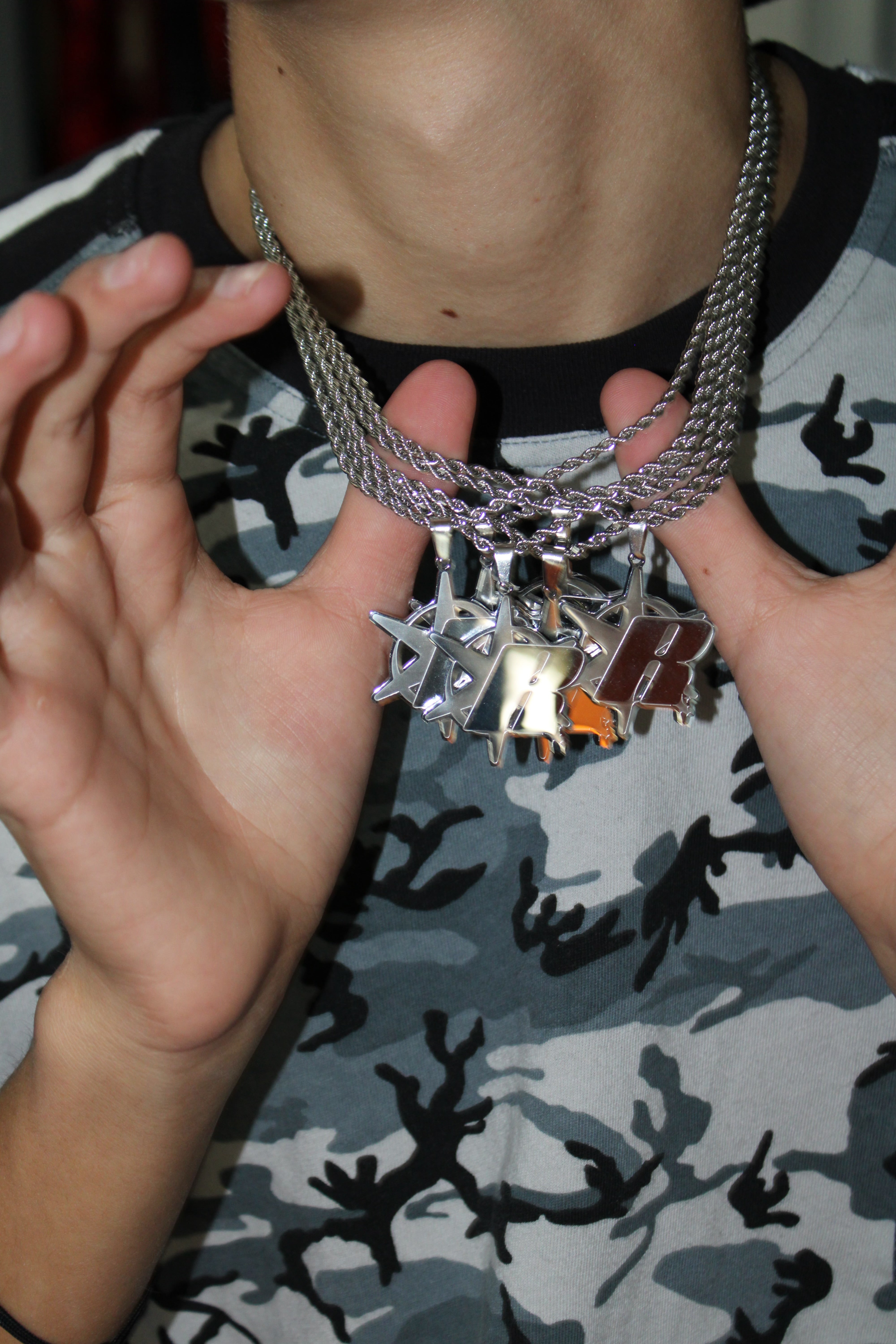 Riseandfall “R” Logo chains