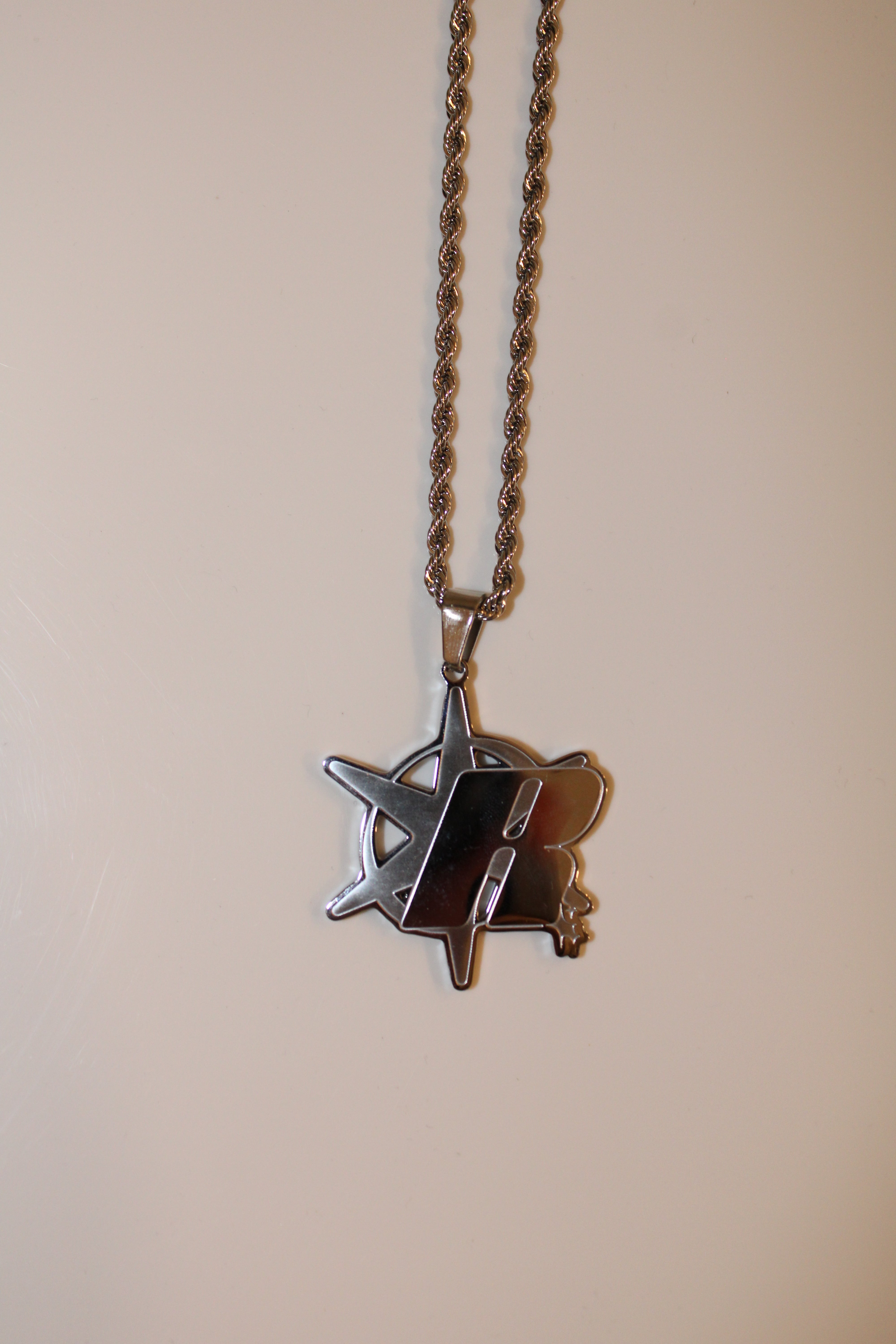Riseandfall “R” Logo chains
